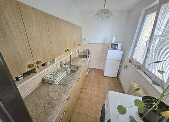 Predám 1.izbový bytv centre mesta Bánovce nad Bebravou v pôv