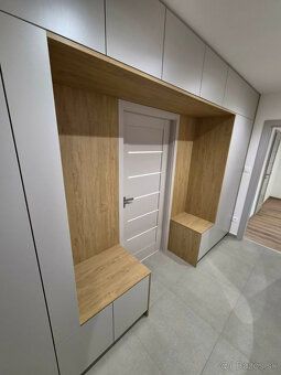 EXKLUZÍVNE NA PREDAJ – Priestranný 3 izbový 74 m² byt po kom