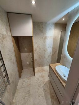 EXKLUZÍVNE NA PREDAJ – Priestranný 3 izbový 74 m² byt po kom
