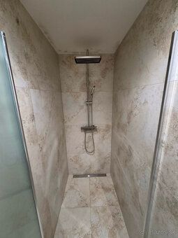 EXKLUZÍVNE NA PREDAJ – Priestranný 3 izbový 74 m² byt po kom