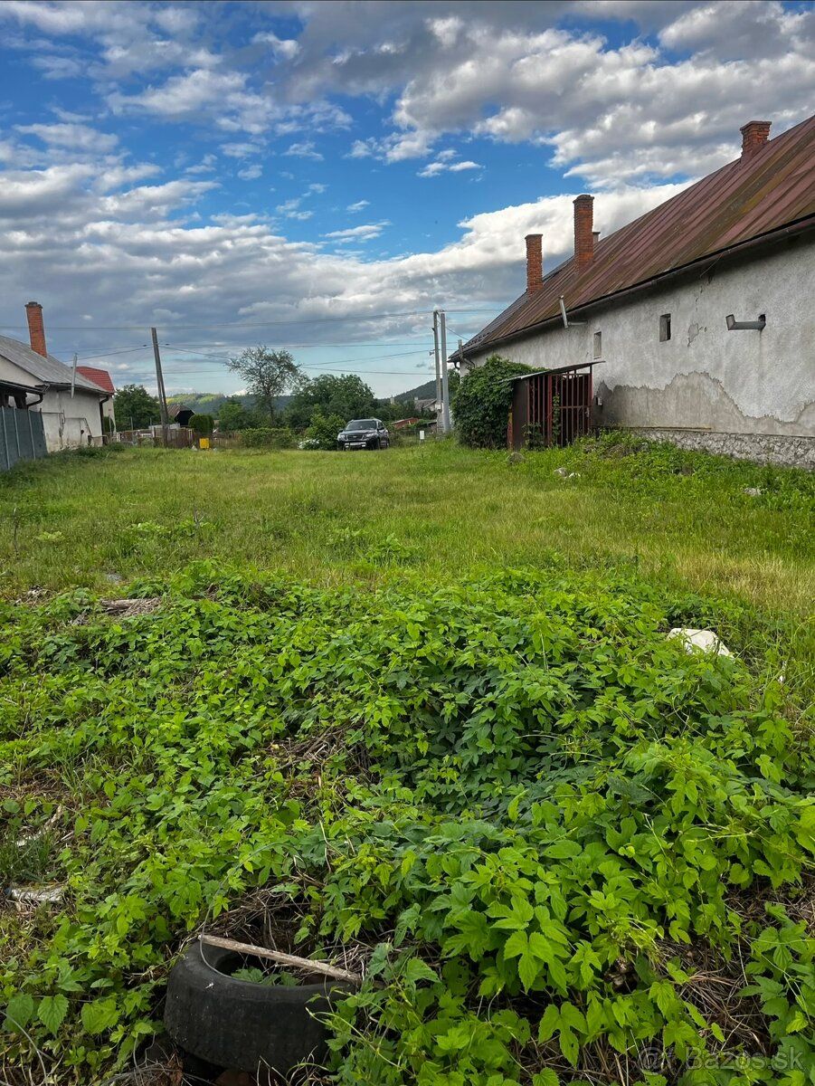 🏡Ponúkame na predaj stavebný pozemok o výmere 1222 m² v obci