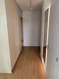 Ponúkam na dlhodobý prenájom kompletne zariadený 3-izbový by