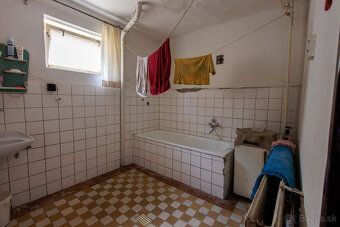 Typ: Rodinný dom Obec: Súlovce
 Ponúkame na predaj rodinný d