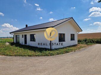 Maroš Vereš +421 904 086 200 e-mail:
V2 Real Estate má pre v