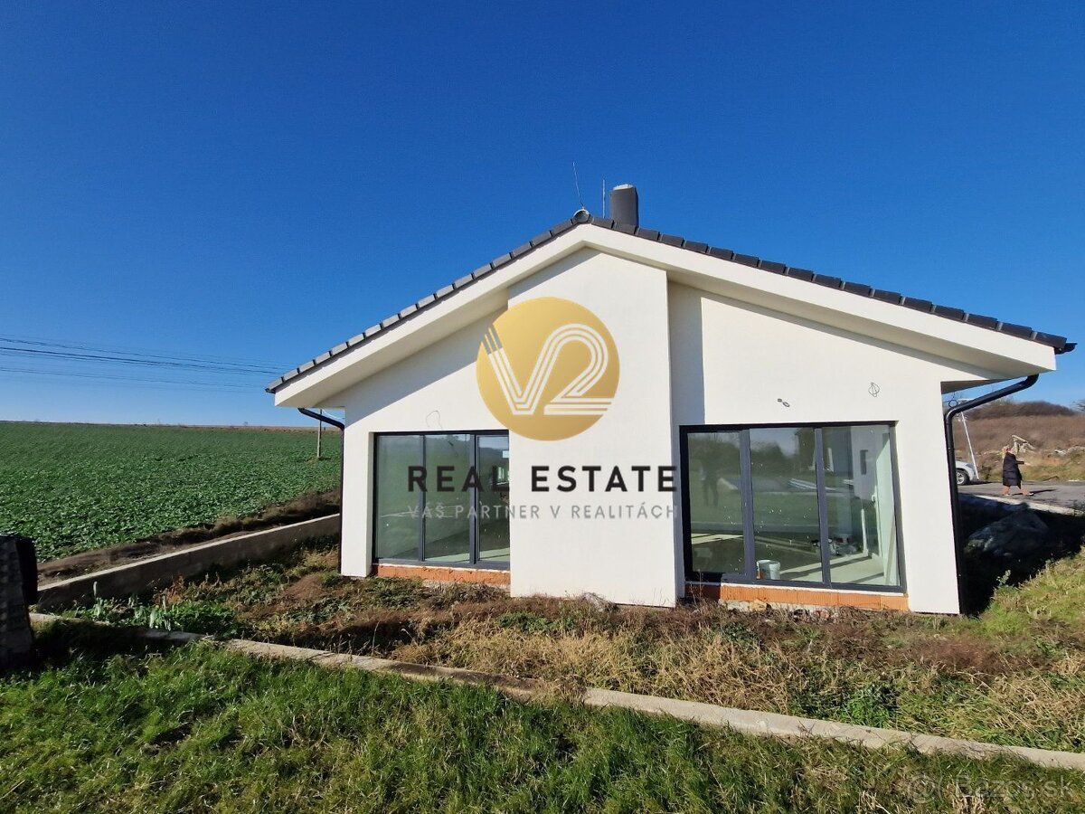 Maroš Vereš +421 904 086 200 e-mail:
V2 Real Estate má pre v