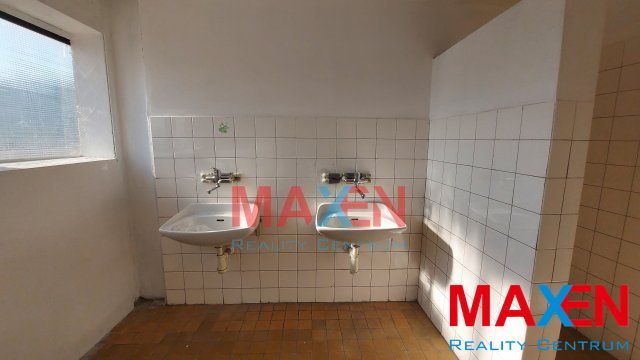 Trakt/sklad spolu cca 849,03m² (rampa + možnosť vstupu do sk