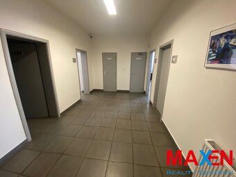 MAXEN Reality Centrum ponúka na predaj HALU s administratívn