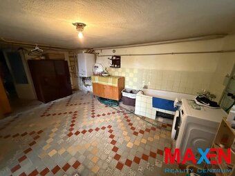 MAXEN Reality Centrum RODINNÝ DOM S VEĽKOU ZÁHRADOU A HOSPOD