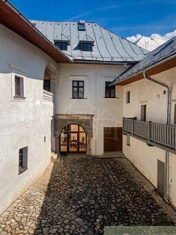 Dnes Vám ponúkame skvost, umiestnený priamo v historickom ce