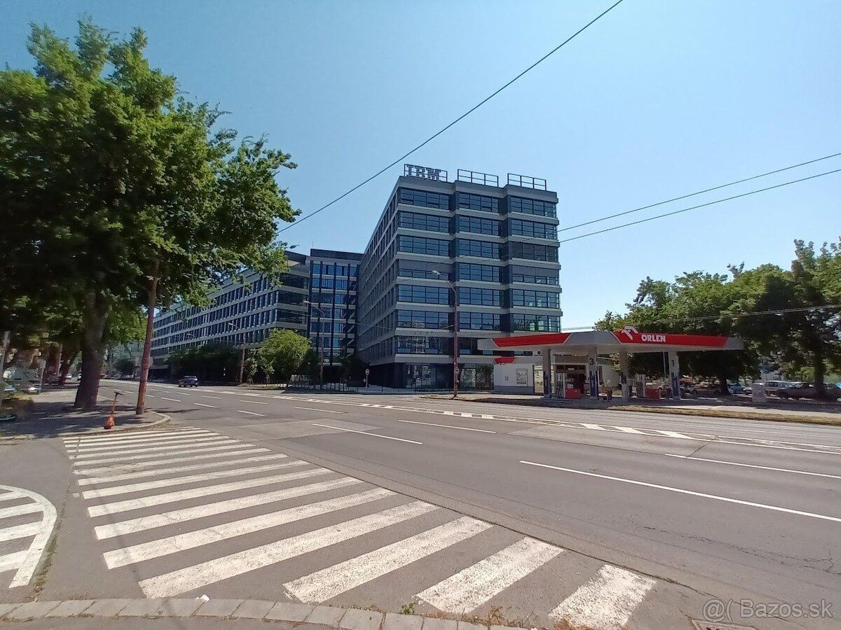 Ponúkame na prenájom priestory v Apollo NIVY, na Prievozskej
