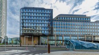 Ponúkame na prenájom moderné priestory v administratívnom ko