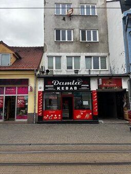 Ponúkame na prenájom obchodný priestor v centre Bratislavy n