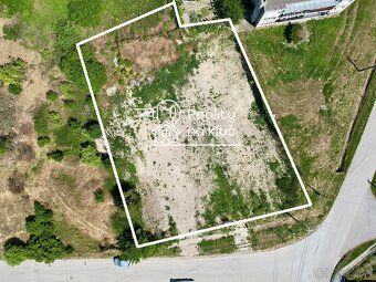 Reality na kľúč Vám ponúka na predaj stavebný pozemok 596m² 