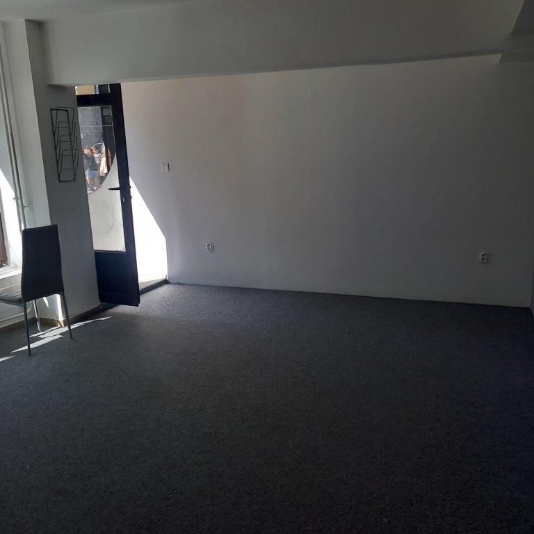 V prípade záujmu, alebo akýchkoľvek otázok nás kontaktujte n