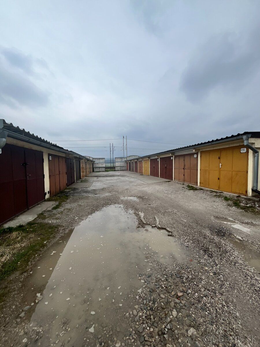 Ponúkam na prenájom garáž nachádzajúcu sa na sídlisku Západ 
