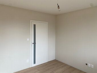 Predám kvalitne prerobený 4 izbový byt ( 92 m2 ) v Očovej. B