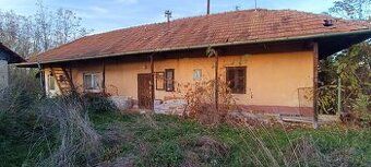 Predám pozemok vo výmere 642 m2 na ulici pod Amfiteátrom v k