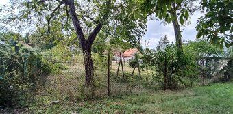 Predám pozemok vo výmere 642 m2 na ulici pod Amfiteátrom v k