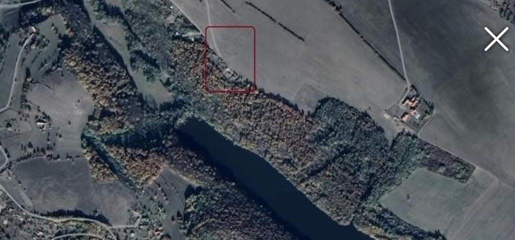 Predám krásny pozemok o výmere 990 m2 (rozdelený na 2 parcel