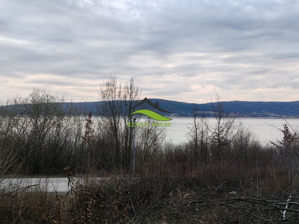 Ponúkame vám jedinečnú príležitosť vlastniť krásny rekreačný