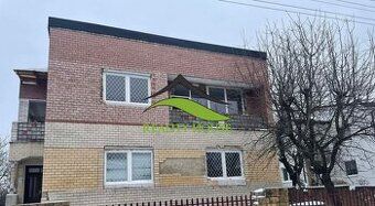 REALITY HOUSE Vám ponúka : Na predaj priestranný dvojpodlažn