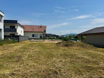 Typ: Pozemky - pre rodinné domy Obec: Čaňa
F017-14-KAMA
Fina