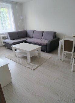Ponúkam na dlhodobý prenájom 2+1 izbový byt v Martinkovom po