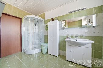 Bosen Group Vám predstavuje priestranný 7-izbový rodinný dom