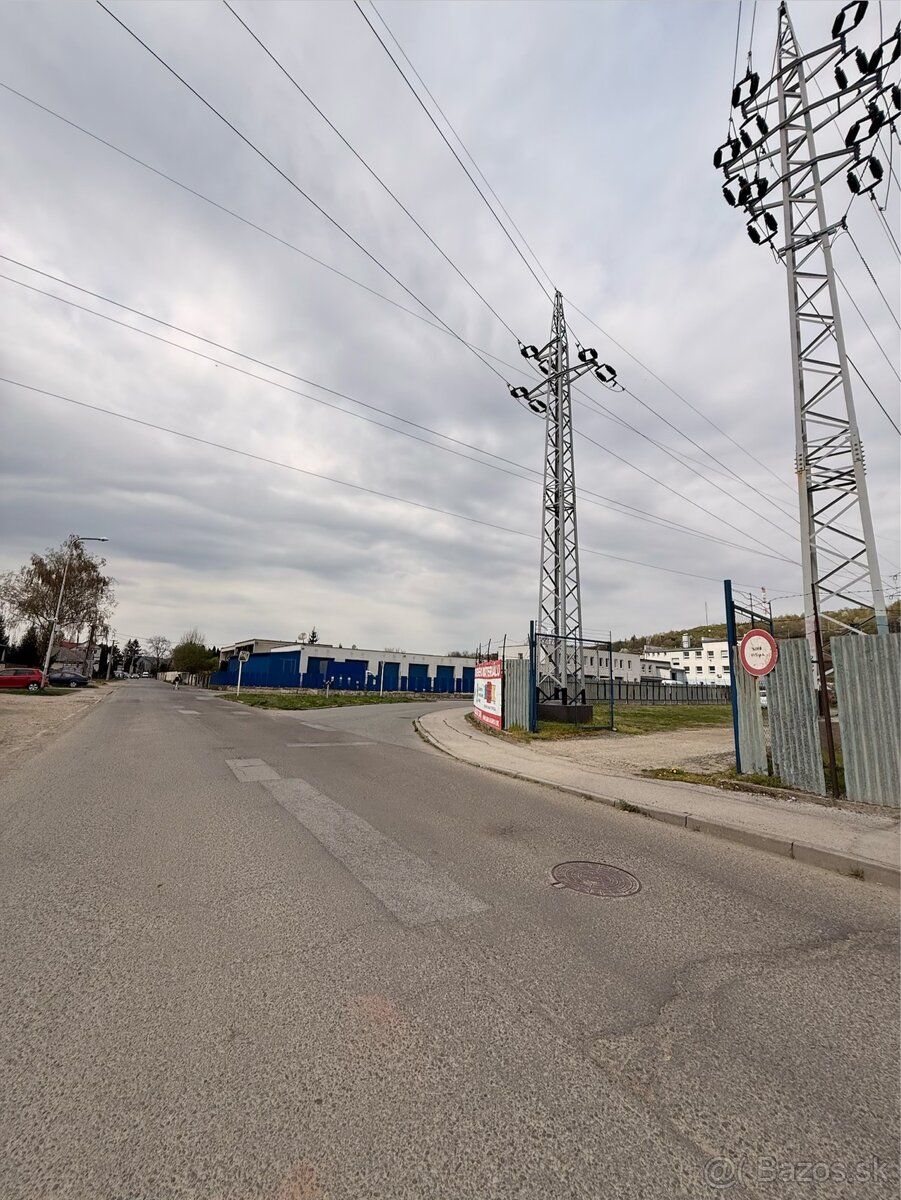 Priemyselný pozemok 2 500 m2 na Budovateľskej ul., Vranov n.