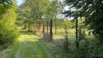 Ponúkam na predaj udržiavaný pozemok o výmere 804 m² v lokal