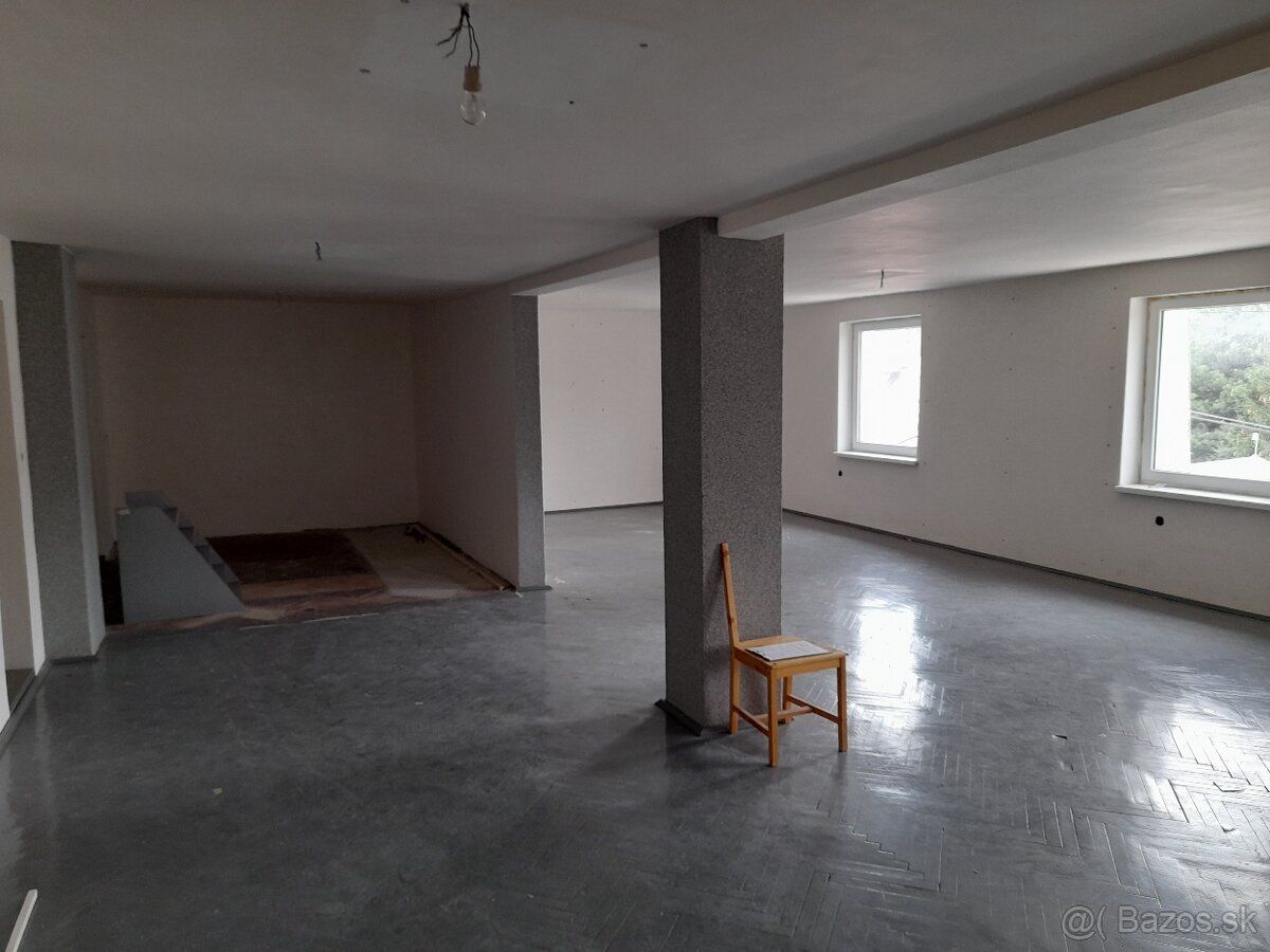 Ponúkame na prenájom obchodné priestory na 2. NP. blízkosti 