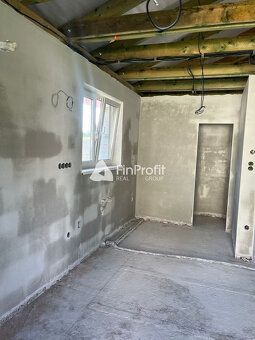 Typ: Rodinný dom Obec: Zbehy
.
Na predaj – 4-izbová novostav