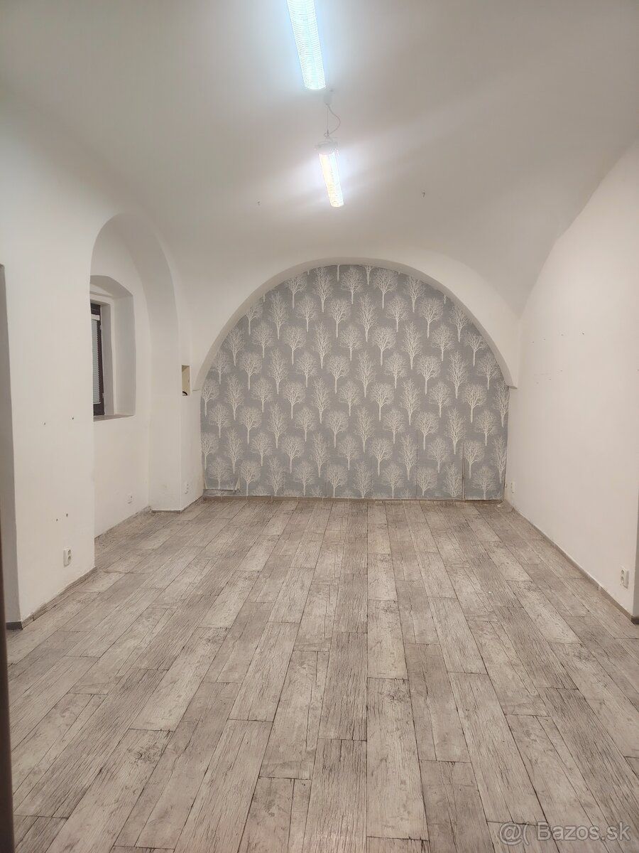 Na prenájom komerčný priestor v centre Prešova – Hlavná ulic