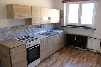 🏡 NA PREDAJ – PRIESTRANNÝ 3-IZBOVÝ BYT (PÔVODNE 2-IZBOVÝ) VO
