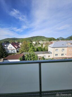 Ponúkam na predaj kompletne zariadený 1,5-izbový byt v tiche