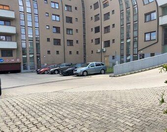 Ponúkame do prenájmu čiastočne rekonštruovaný 2 izbový byt n