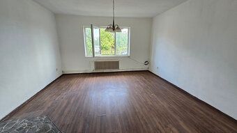 Ponúkame exkluzívne na predaj rodinný dom v obci Pohronský R