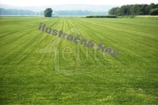 Ponúkame na predaj stavebný pozemok o výmere 2278 m2 v obci 