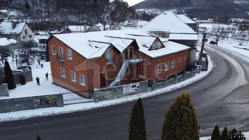 Ponúkame na predaj uzavretý areál v obci Udiča, okres Považs