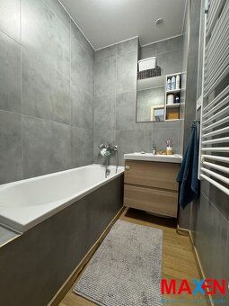 Ponúkame na predaj pekný tehlový a vkusne upravený 2-izbový 