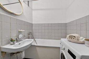 Typ: 3-izbový byt Ulica: Medveďovej Mestská časť: Ovsište Ob