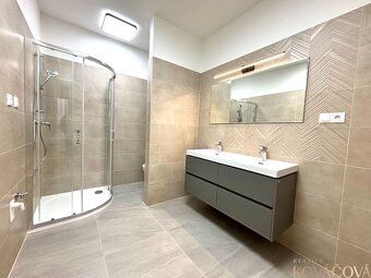 Ponúkame na predaj 3 izbový byt 86 m² na ulici Zlatovská v T