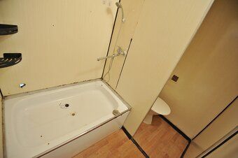 Ponúkame na predaj priestranný 1-izbový byt s výmerou 40 m²,