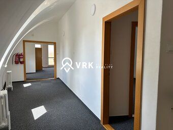 Ponúkame na prenájom klimatizované kancelárske priestory s p