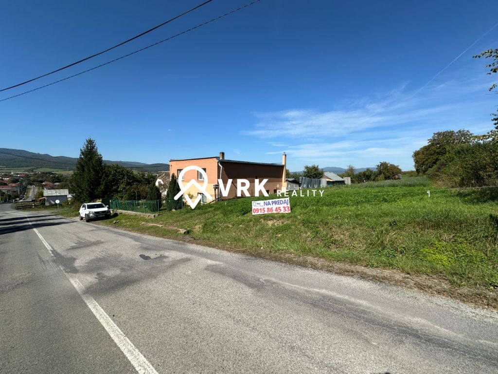 Ponúkame na predaj stavebný pozemok v obci Kuzmice, vzdialen