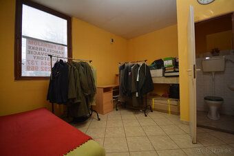 Ponúkame na predaj administratívnu budovu po čiastočnej reko