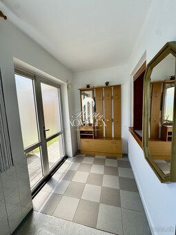 Typ: Rodinný dom Mestská časť: Amadeho Kračany Obec: Kostoln
