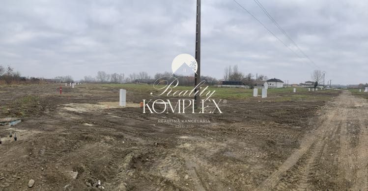 Typ: Pozemok pre rodinné domy Ulica: Terffy u Obec: Komárom
