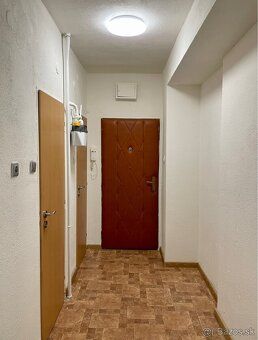 Spoločnosť MyNewHome reality ponúka na predaj priestranný 2-