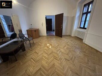 Ponúkame na prenájom komerčné nebytové priestory v podkroví 